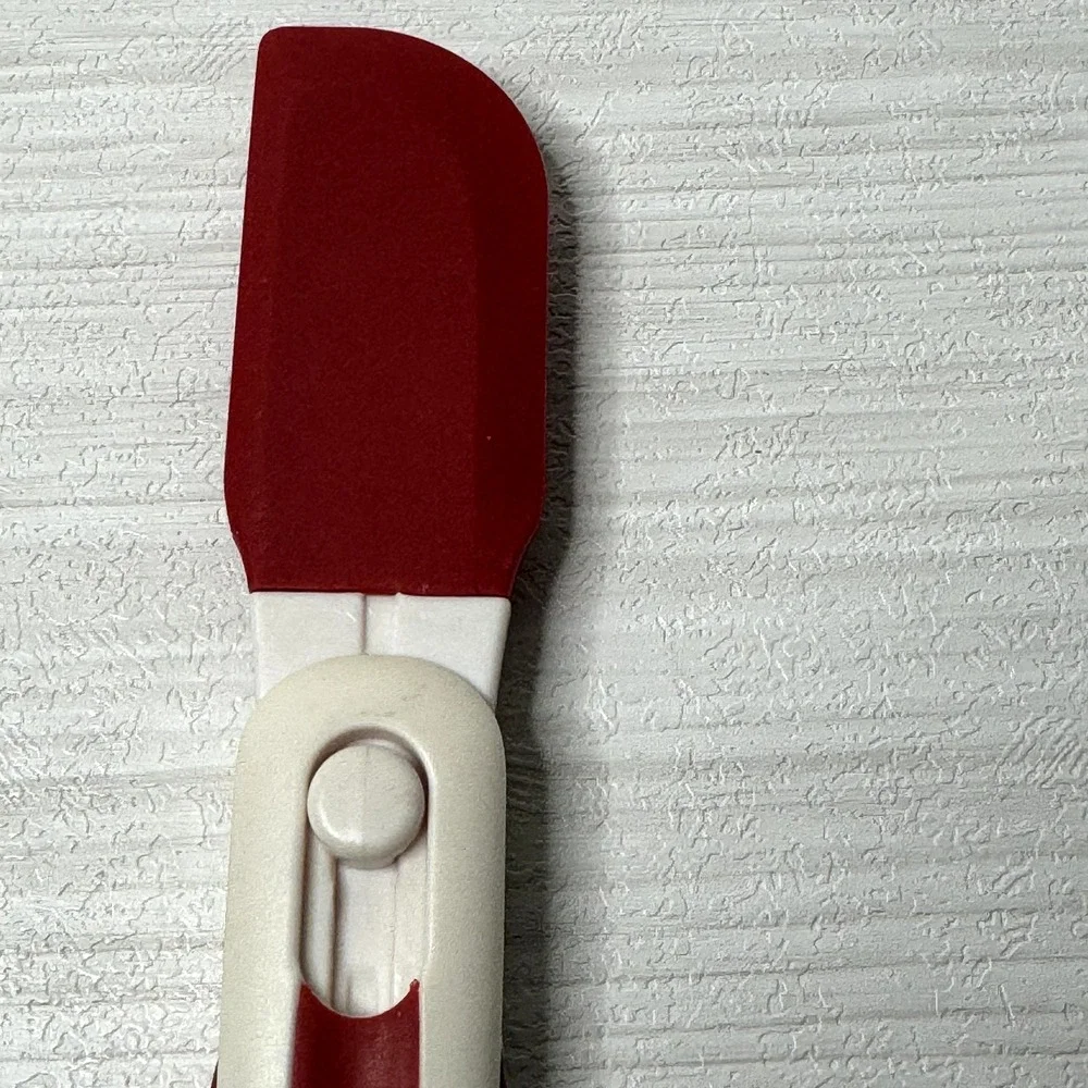 Casabella Flexible‎ Kitchen Spatula Red & White Food Cooking Utensil Tool